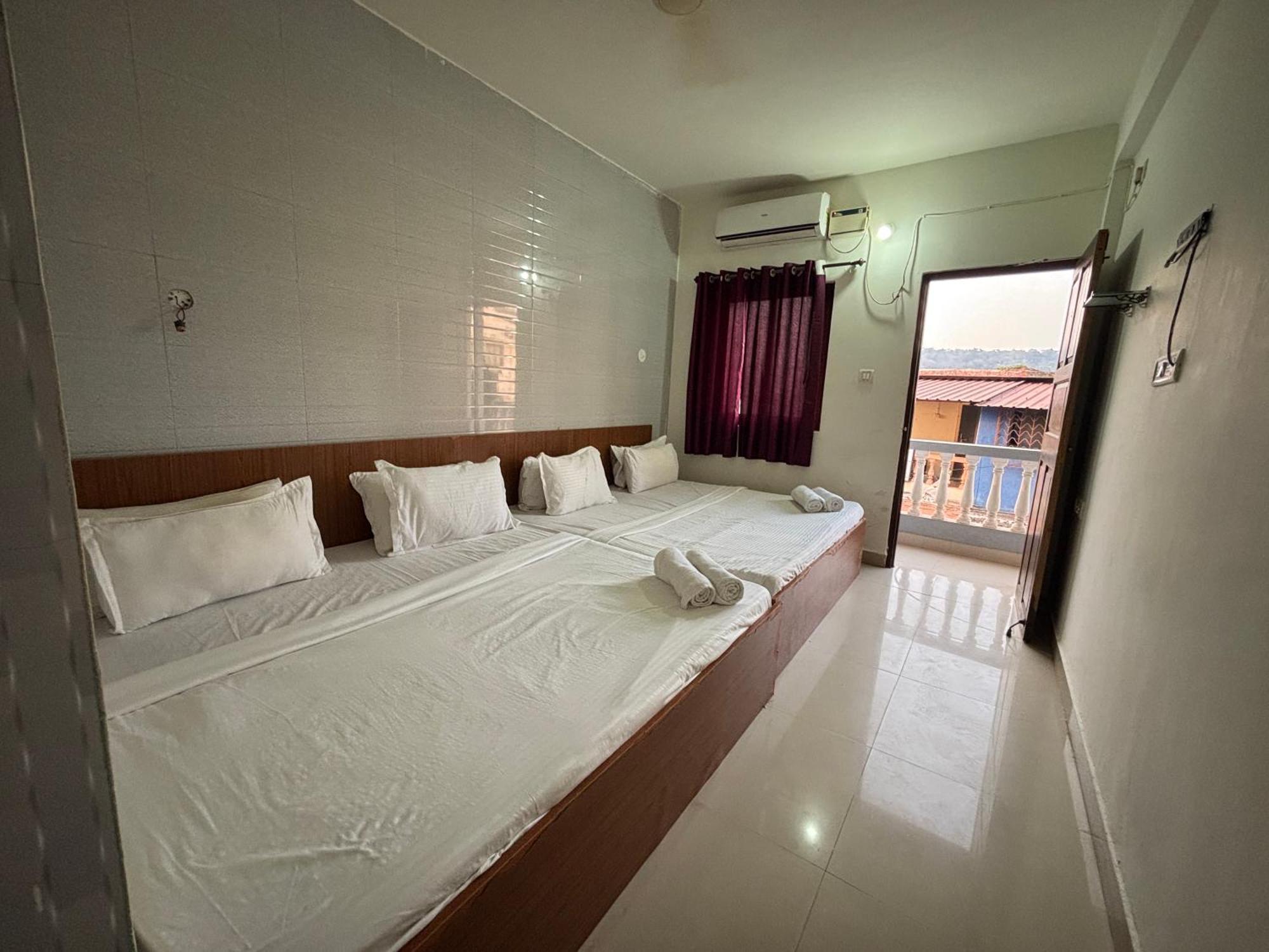 Mehar Rooms Baga Kültér fotó