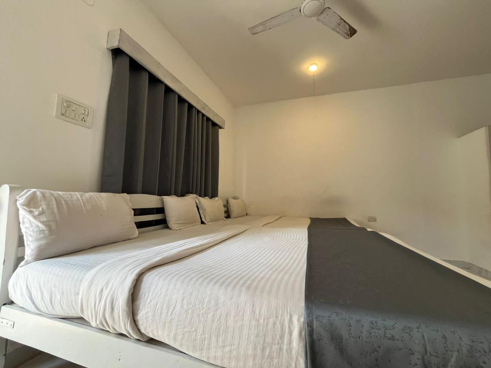Mehar Rooms Baga Kültér fotó